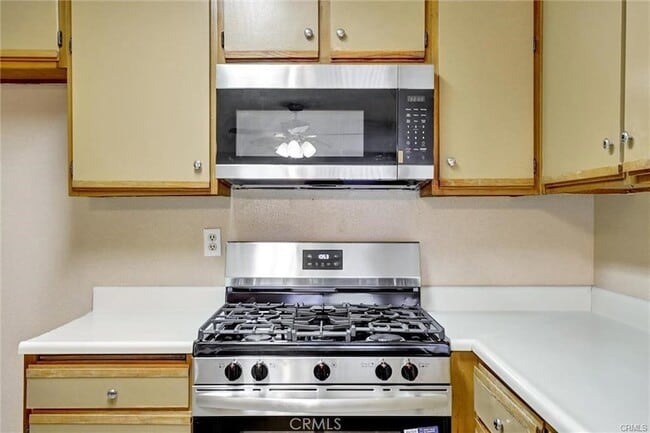 450 E 4th St Unit 334