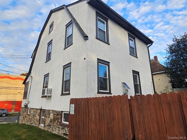 Photo - 156 Beechwood Ave Unit 1