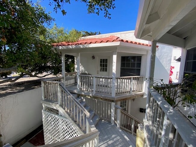 Building Photo - 790 Lighthouse Ave Unit 790 Lighthouse