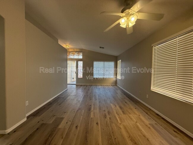 Photo - 1516 E Bowker St