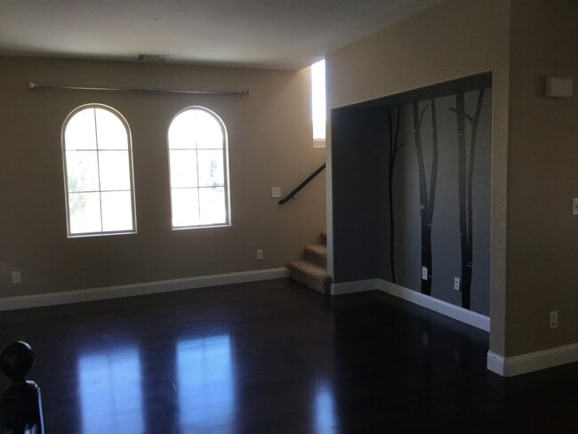 Photo - GORGEOUS 4BD/3BA IN SILVERADO RANCH