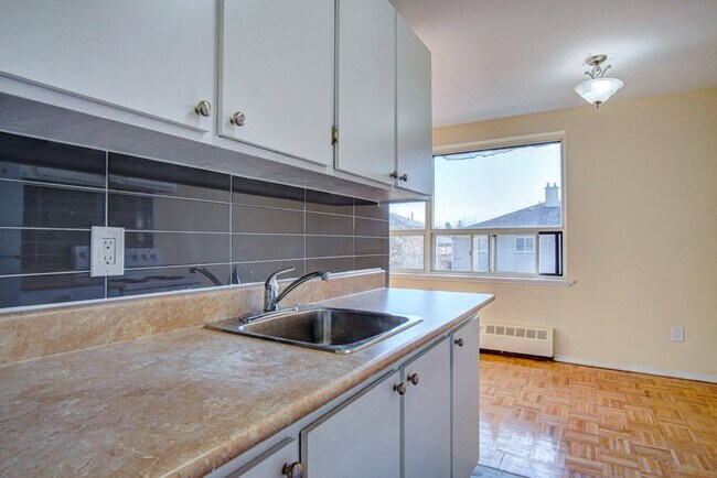 Photo - 1525 Birchmount Road