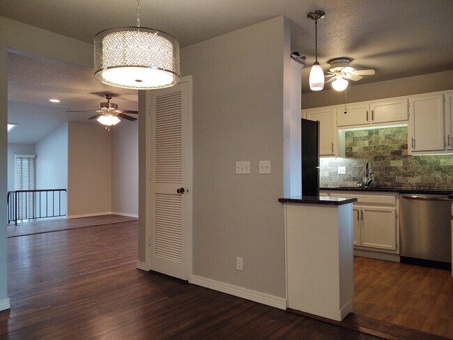 Photo - 1324 E 38th Pl