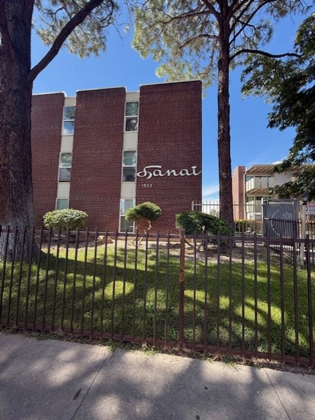 Photo - The Lanai Apartments