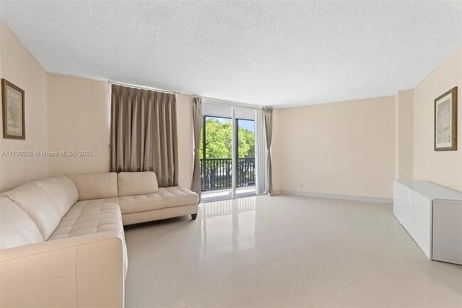 Photo - 3401 N Country Club Dr Unidad 311