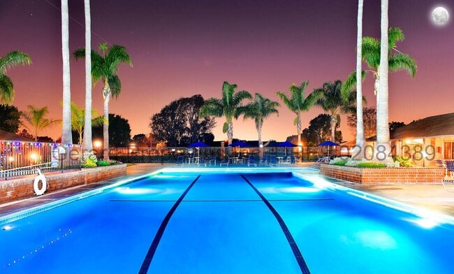 55+ Huntington Beach Condo – Pools, Pickle... - 55+ Huntington Beach Condo – Pools, Pickle... Unit 308 D - Tulare