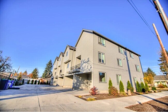Photo - 607 NE 92nd Ave