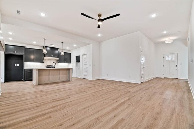 Photo - 6 Tarland Ln