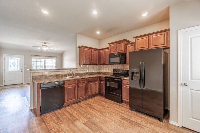 2220 Ridgeway Ln