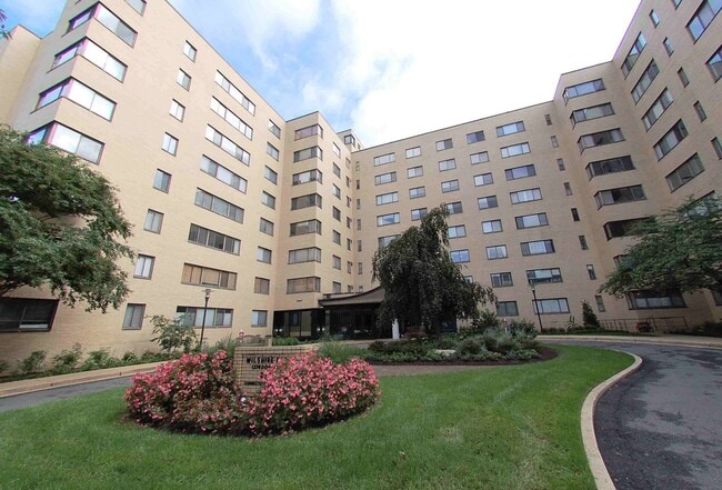 Building Photo - Spacious Studio Apartment in Cleveland Park