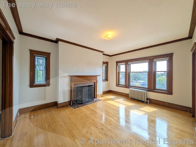 Building Photo - 3 Linnaean St Rental