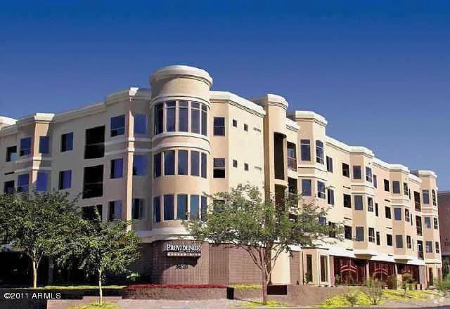 Building Photo - Stunning 2-bedroom 2-bathroom Condo Unit 329