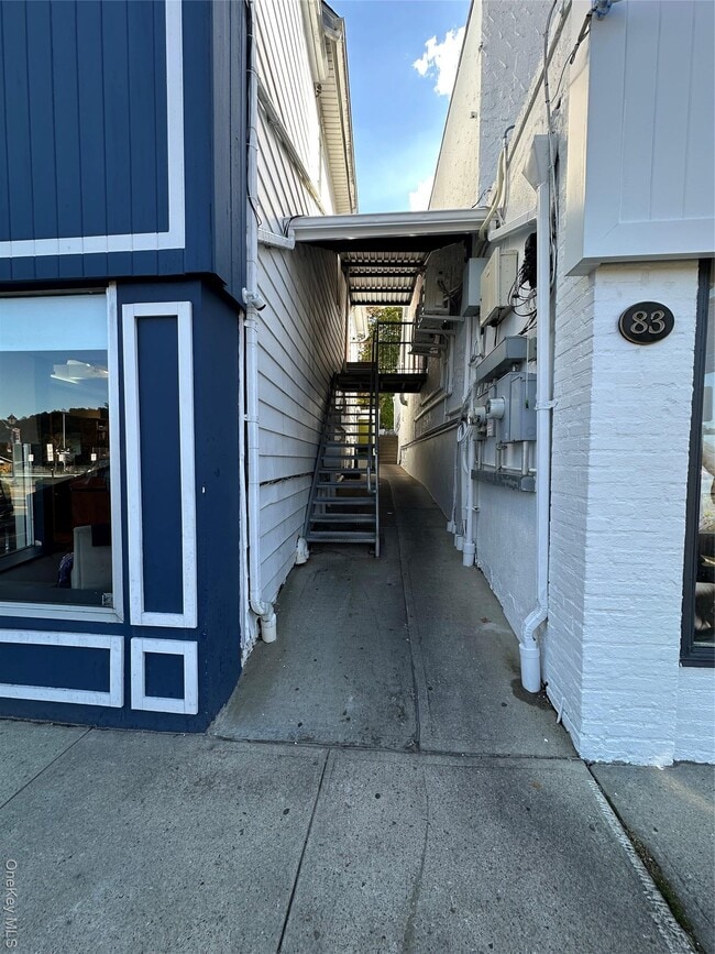 Building Photo - 83 Lake St Unit Rear