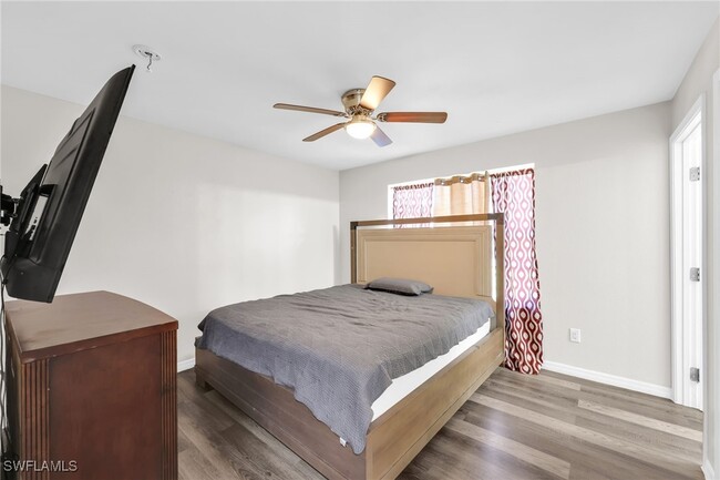 Photo - 4015 16th Ave SE