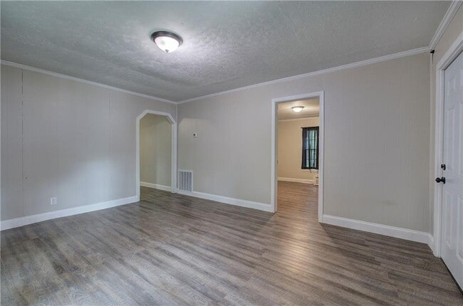 Photo - 2014 Maple Ave SW