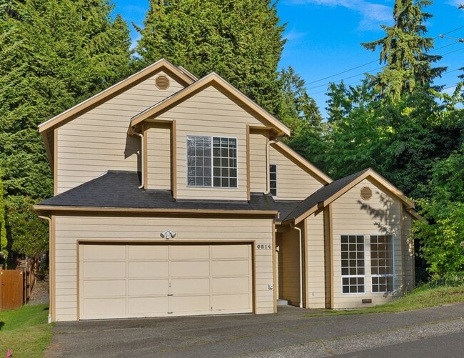 Building Photo - Beautiful 3-bedroom, 3-bath home on corner lot!