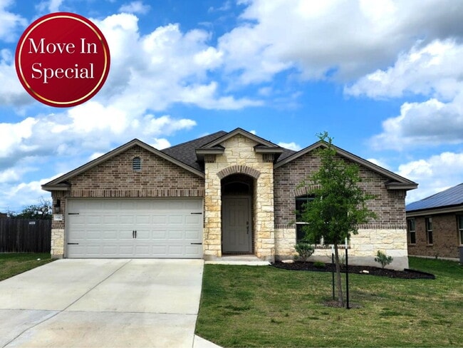 Building Photo - Bright & Beautiful 3-Bedroom Home in Three...