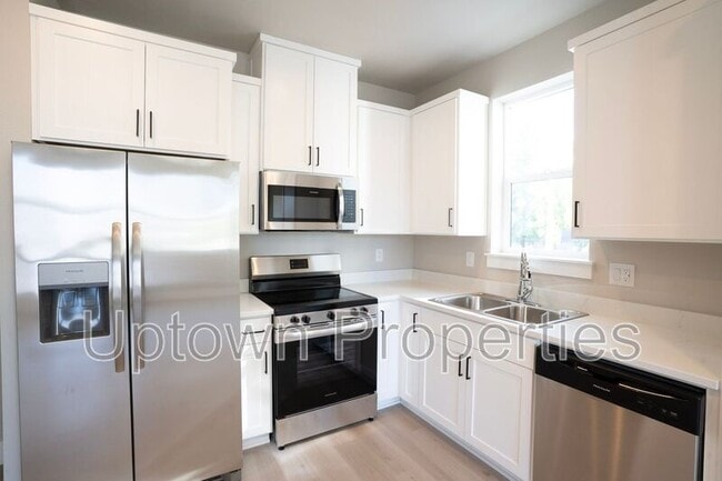 Building Photo - 7750 SW Bonita Rd Rental
