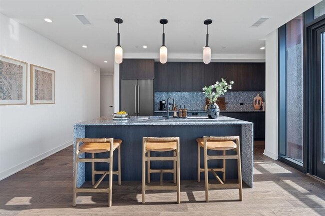 Photo - 84 East Ave Unit 1906