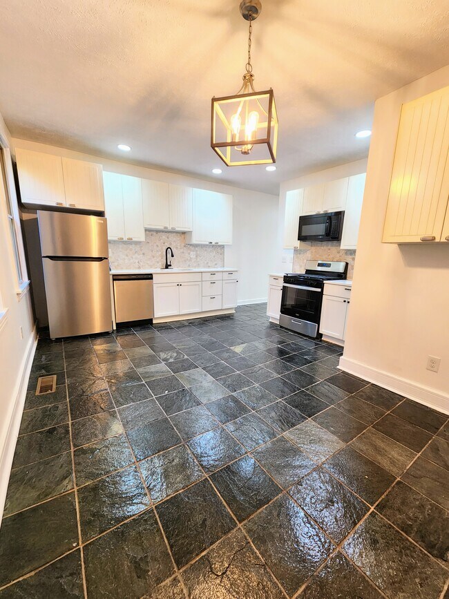 3513 Penn Ave Unidad Front