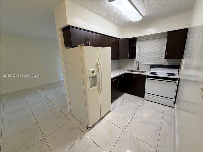 Photo - 16150 NE 19th Ct Unit 2