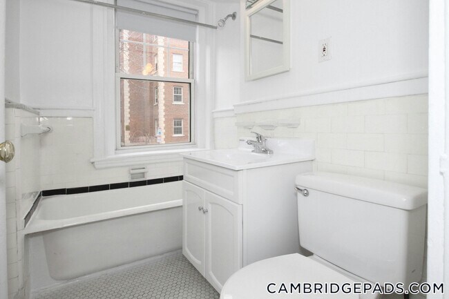 18 Chauncy St Unit 11