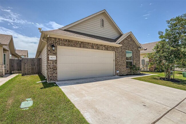 Photo - 821 Durness Dr