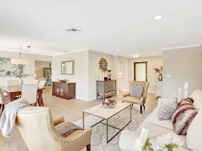 Building Photo - 772 N Central Ave