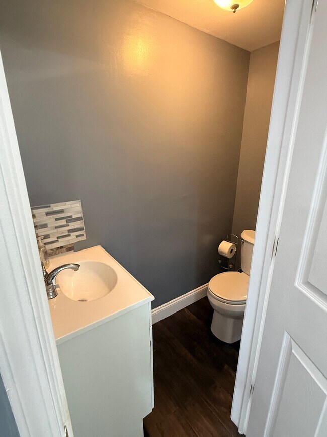 Photo - 634 N 67th St