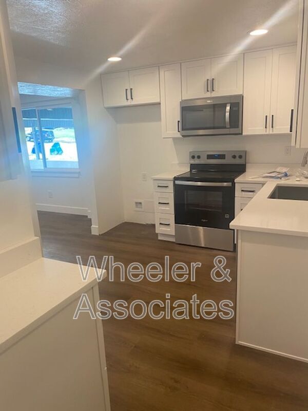 Photo - 3718-3718 Brinker Ave