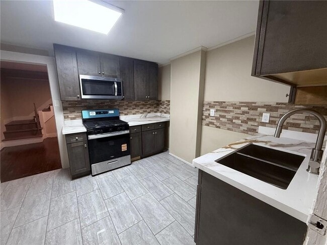 Photo - 8941 Jeannette St