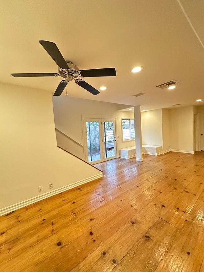 Photo - 3 Bedroom Irvine Home - Large Master Suite w/ Wood Floors - Beautiful!!!!!