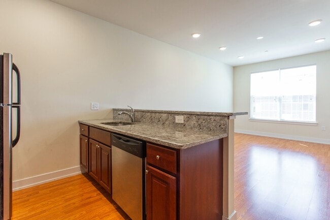 Photo - 1405 N Sydenham St Unit B3