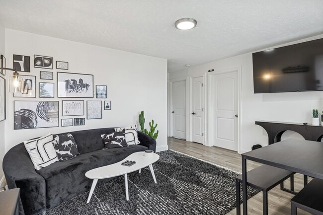 Building Photo - 501B Meridian St