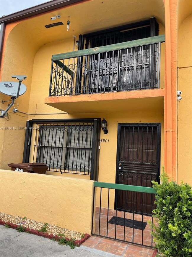 Photo - 5901 W 18th Ct