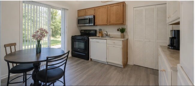 Photo - 542 N Carol Ln Unit 3C