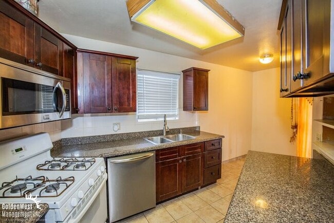 Photo - Comfortable 4Bdm 2Ba Home with Fenced Fron...