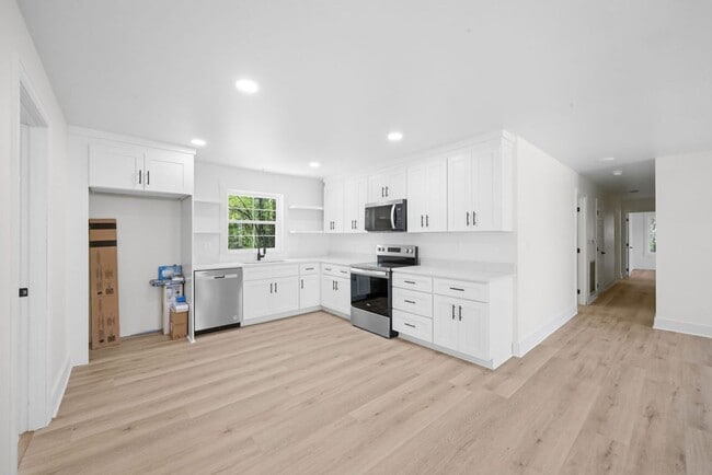 Photo - Remodeled 3 bd 2 ba rental in Southside!!