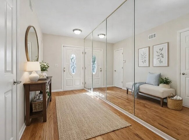 Photo - 231 Glenstone Cir