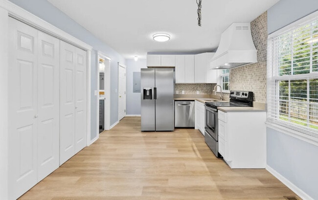 Photo - 7610 Sarah Dr