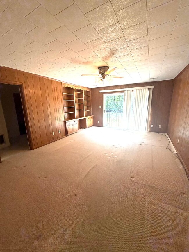 Photo - ** 2 Bed 2 Bath located by Trenholm State ** Call 334-366-9198 to schedule a self tour