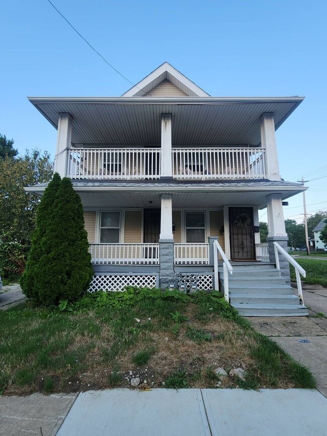 Building Photo - 2231 W 104th St Unit 1 Rental
