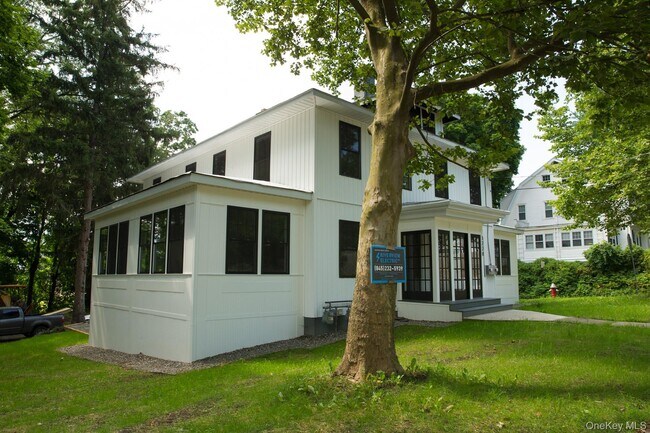 Building Photo - 1228 North Ave Unit B