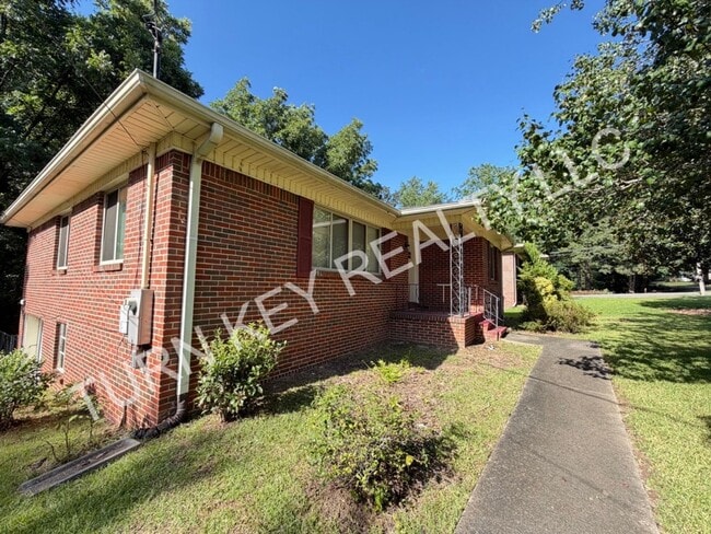 Photo - 320 Park Rd