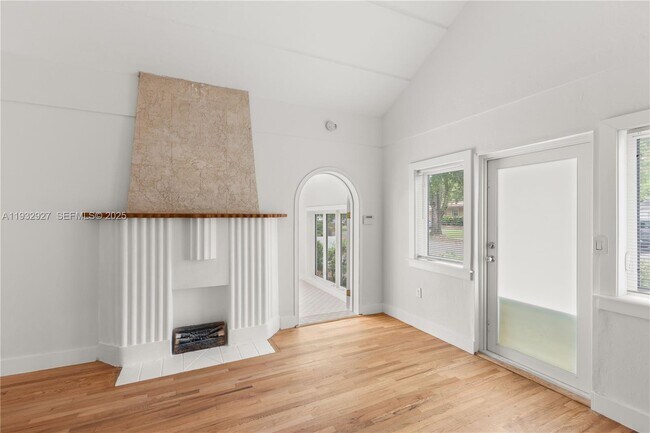 Photo - 1222 Genoa St