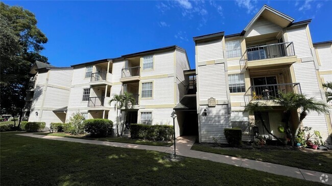 Building Photo - 1972 Lake Atriums Cir Rental