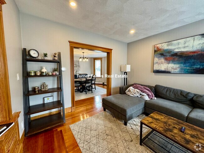 Building Photo - 45 Bowen Ave Unit 1 Rental