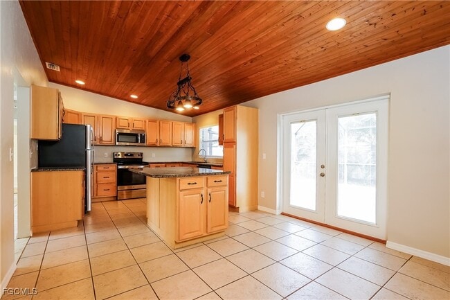 Photo - 15860 Willoughby Ln