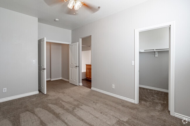 3BR, 2.5BA - 1265SF