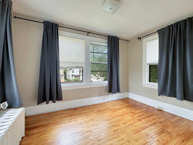 Photo - 3103 Dupont Ave S